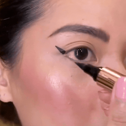 Delineador Doble Punta Giratorio 2 en 1- Perfecto en Segundos ✨